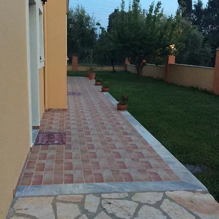 Ballas Paradise Maison d'hôtes *